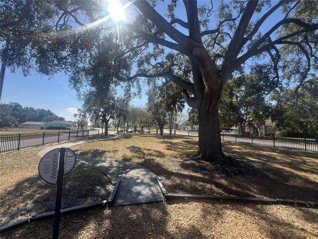 1403 FERN PLACE, Lakeland, FL 33801