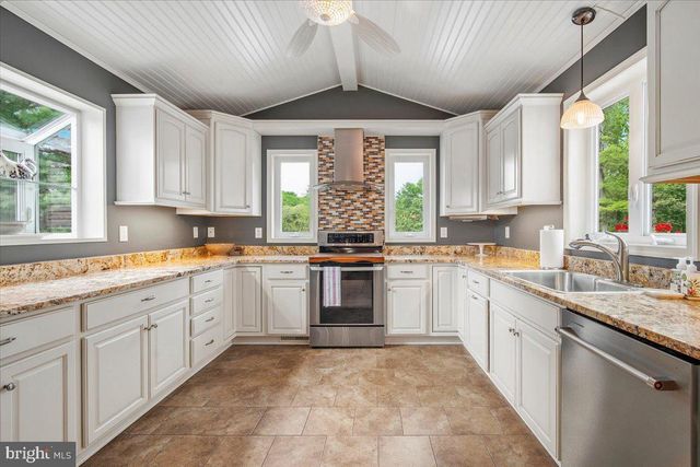 7201 BARCELLONA DR, Gaithersburg, MD 20879