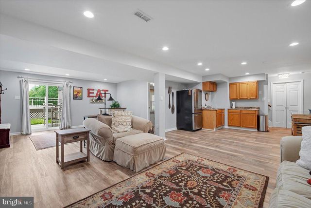 7201 BARCELLONA DR, Gaithersburg, MD 20879