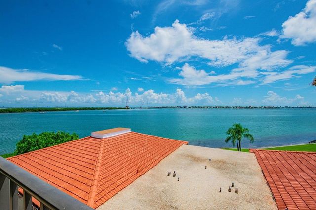 6295 BAHIA DEL MAR CIRCLE 401, St Petersburg, FL 33715