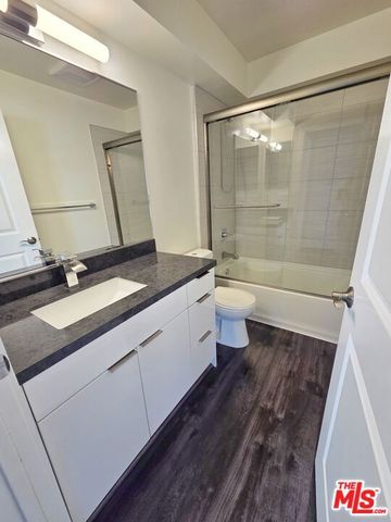 2651 S Hobart Blvd, Los Angeles, CA 90018