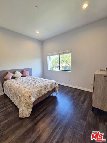 2651 S Hobart Blvd, Los Angeles, CA 90018