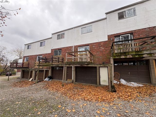 335-345 Dersam St, Port Vue, PA 15133