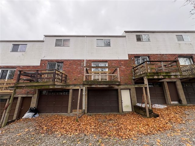 335-345 Dersam St, Port Vue, PA 15133