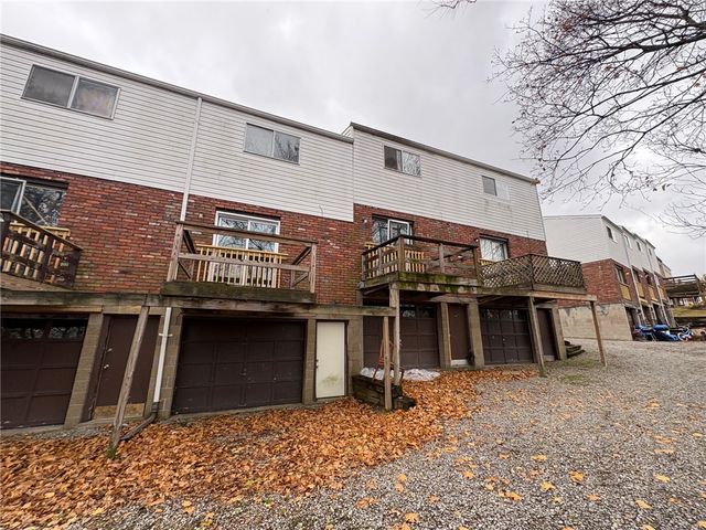 335-345 Dersam St, Port Vue, PA 15133