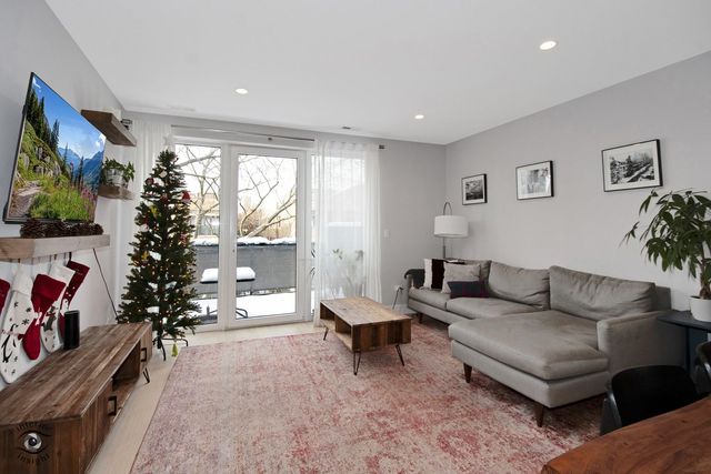 4937 N Winthrop Avenue 3N, Chicago, IL 60640