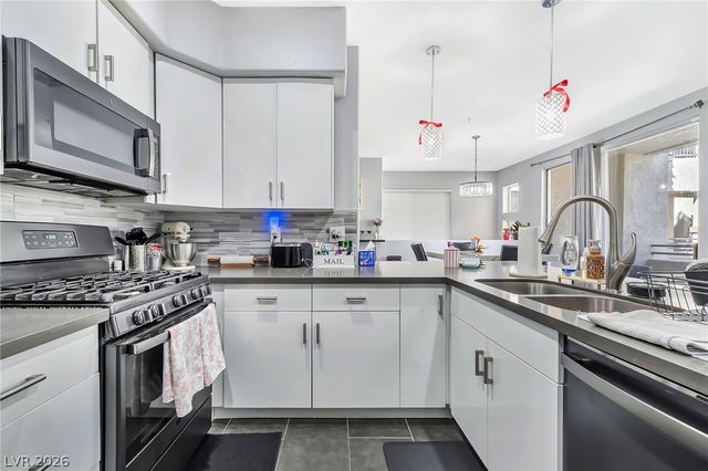 7155 South Durango Drive 212, Las Vegas, NV 89113