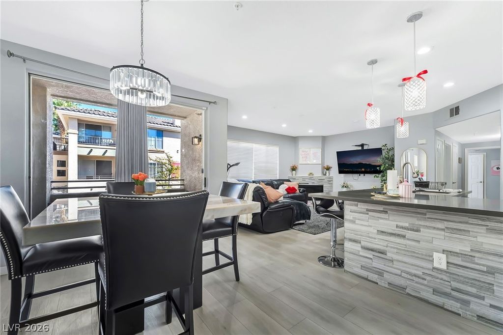 7155 South Durango Drive 212, Las Vegas, NV 89113