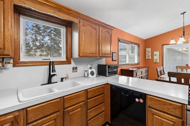 6560 Crownpointe Drive SW, Byron Center, MI 49315