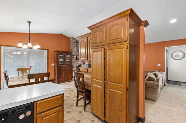 6560 Crownpointe Drive SW, Byron Center, MI 49315