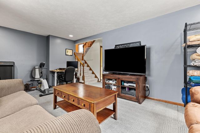 6560 Crownpointe Drive SW, Byron Center, MI 49315