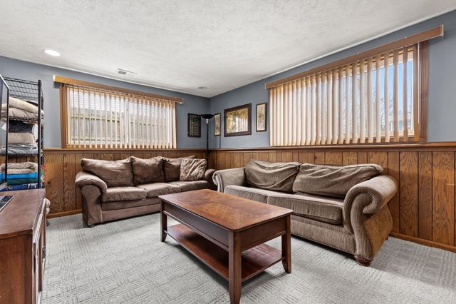 6560 Crownpointe Drive SW, Byron Center, MI 49315