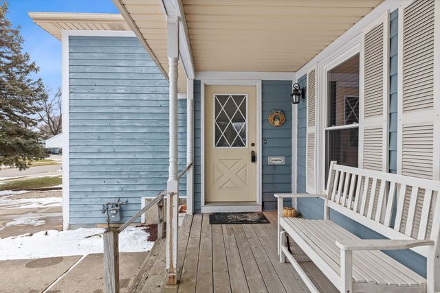 6560 Crownpointe Drive SW, Byron Center, MI 49315