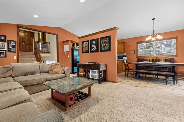 6560 Crownpointe Drive SW, Byron Center, MI 49315