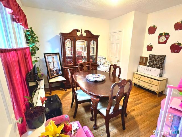 210 Hillside Avenue, Hartford, CT 06106
