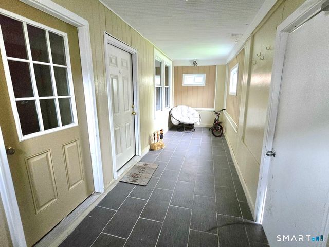 210 Hillside Avenue, Hartford, CT 06106