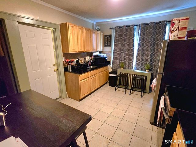 210 Hillside Avenue, Hartford, CT 06106