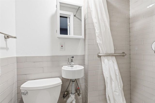 143 LEXINGTON AVE, Jc, West Bergen, NJ 07304