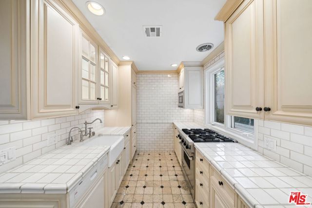 1424 N Crescent Heights Boulevard 10, West Hollywood, CA 90046