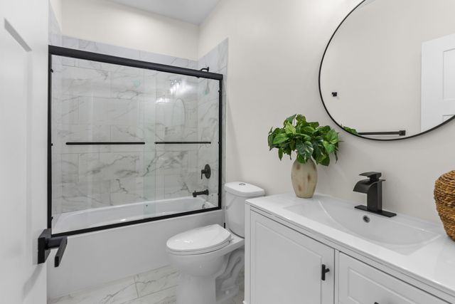 17 W Dearborn Street, Plano, IL 60545