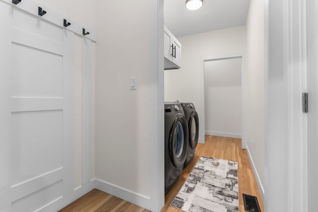 17 W Dearborn Street, Plano, IL 60545