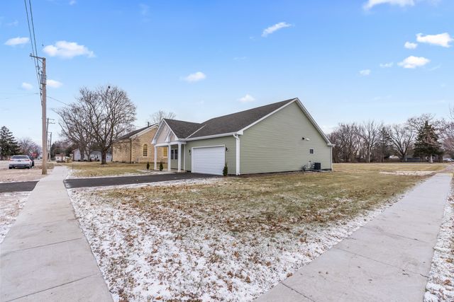 17 W Dearborn Street, Plano, IL 60545