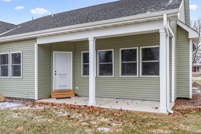 17 W Dearborn Street, Plano, IL 60545