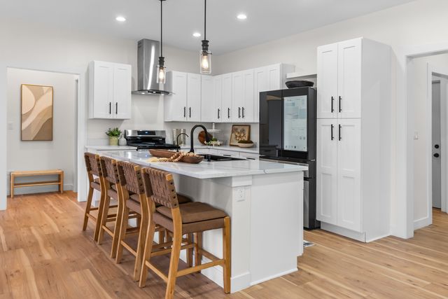 17 W Dearborn Street, Plano, IL 60545