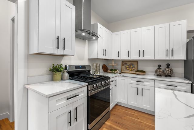 17 W Dearborn Street, Plano, IL 60545