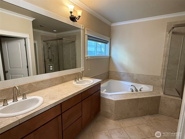 2593 22nd Avenue NE, Issaquah, WA 98029