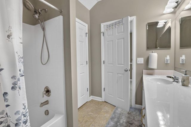 7911 Ashenden Drive, Blacklick, OH 43004