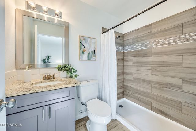 2064 W OBISPO Avenue, Mesa, AZ 85202