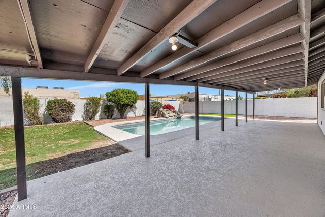 2064 W OBISPO Avenue, Mesa, AZ 85202