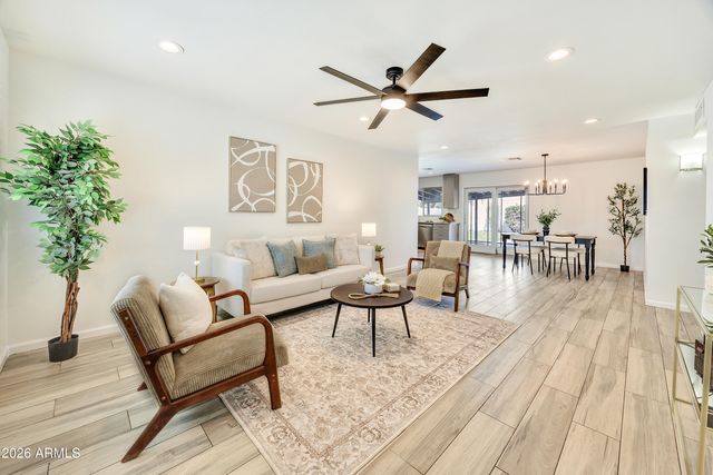 2064 W OBISPO Avenue, Mesa, AZ 85202