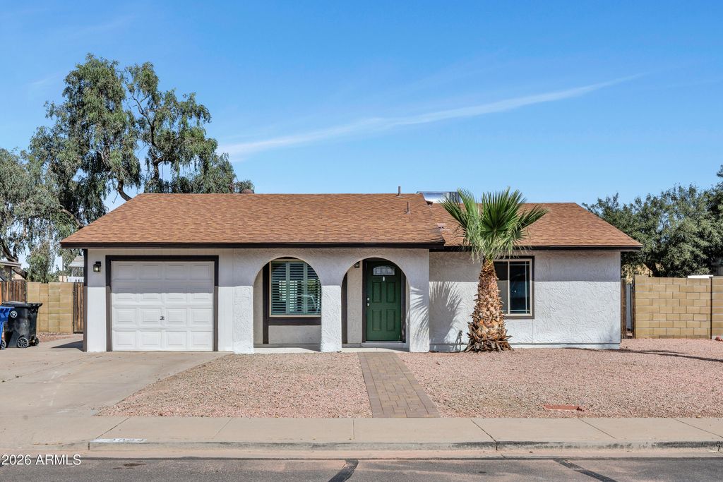 2064 W OBISPO Avenue, Mesa, AZ 85202