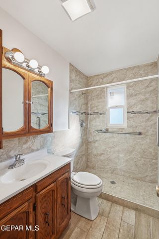 232 MANGO Road, El Paso, TX 79915