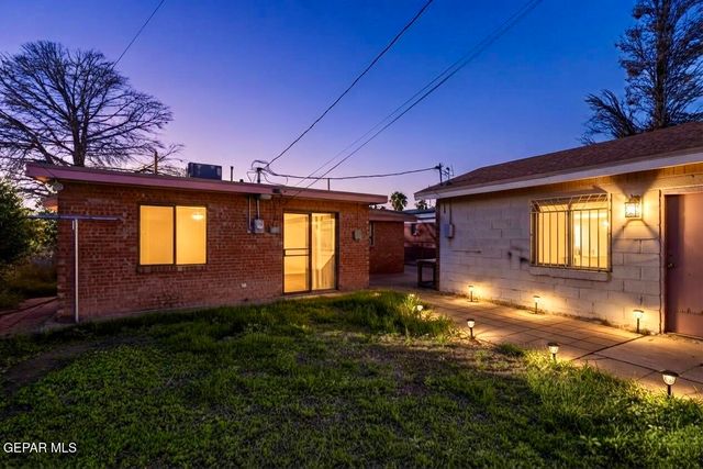 232 MANGO Road, El Paso, TX 79915
