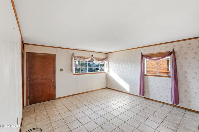 232 MANGO Road, El Paso, TX 79915