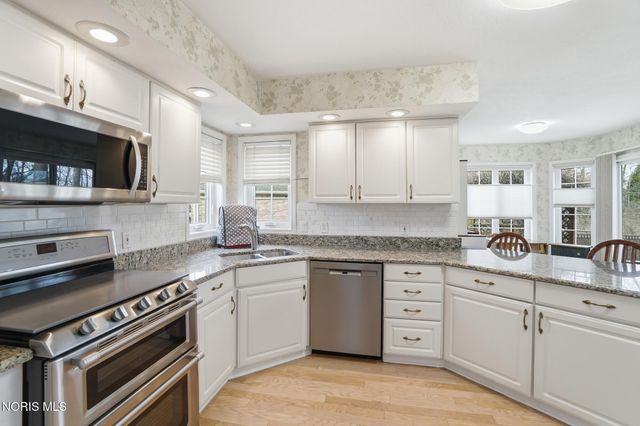 1776 Arrowhead Court, Defiance, OH 43512