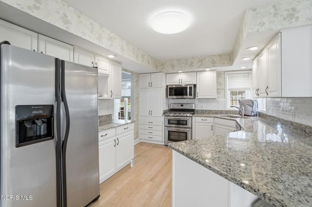 1776 Arrowhead Court, Defiance, OH 43512