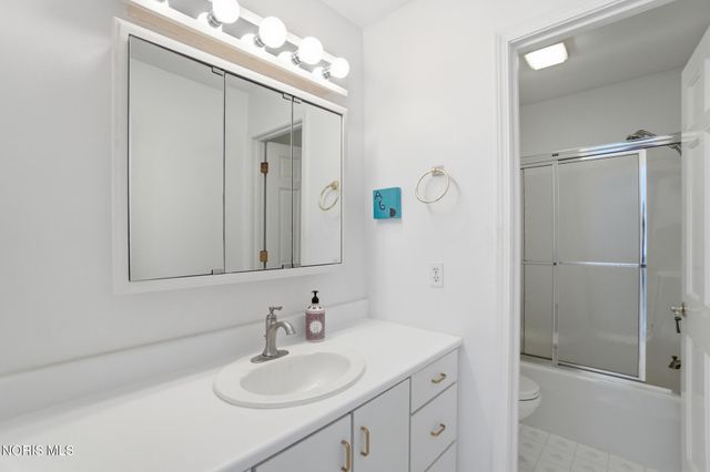 1776 Arrowhead Court, Defiance, OH 43512