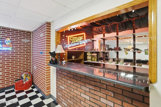 1776 Arrowhead Court, Defiance, OH 43512