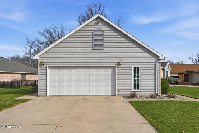 1776 Arrowhead Court, Defiance, OH 43512