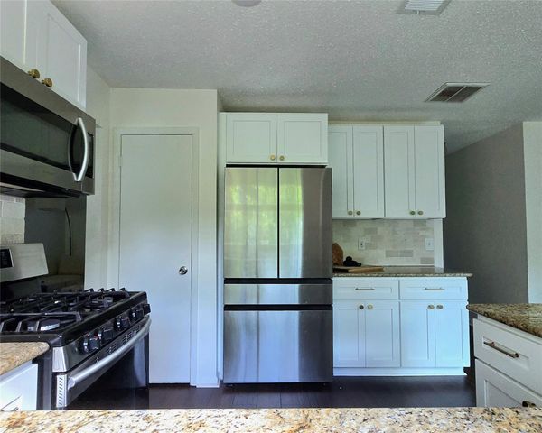 23 Sheep Meadow Place, The Woodlands, TX 77381