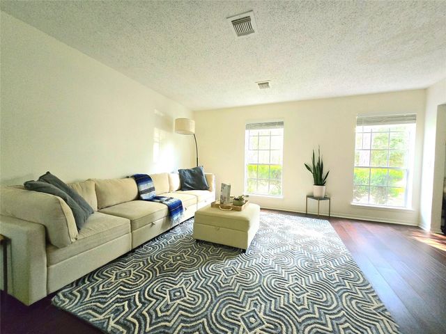 23 Sheep Meadow Place, The Woodlands, TX 77381