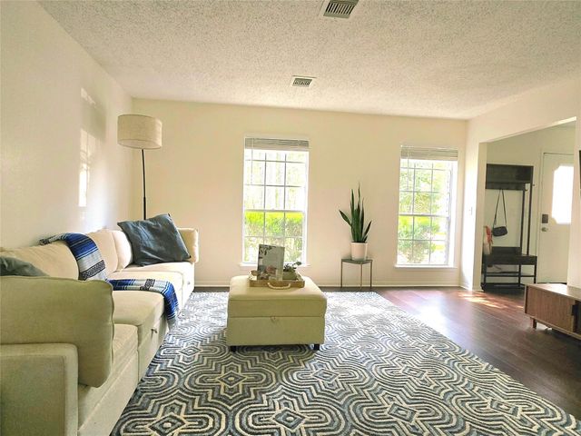 23 Sheep Meadow Place, The Woodlands, TX 77381