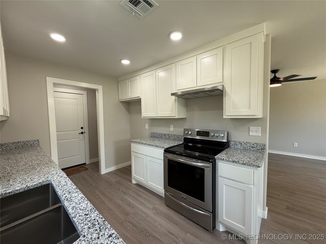 2411 Daniel, Muskogee, OK 74403
