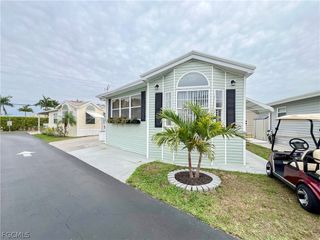 11019 Sunglow LN, Fort Myers, FL 33908