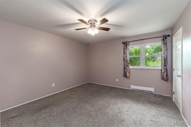 10158 Sakura Drive, St Louis, MO 63128