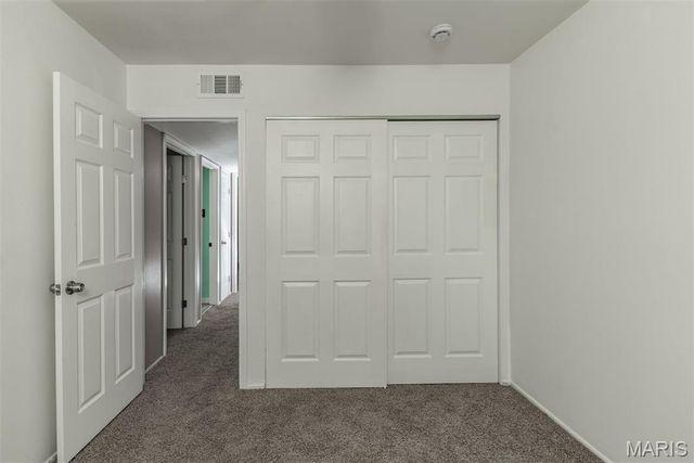 10158 Sakura Drive, St Louis, MO 63128